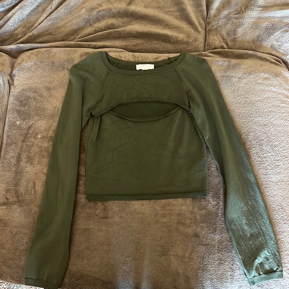 Dark green front cutout long sleeve top